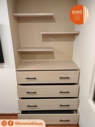 Closet repisas 0.1.jpg